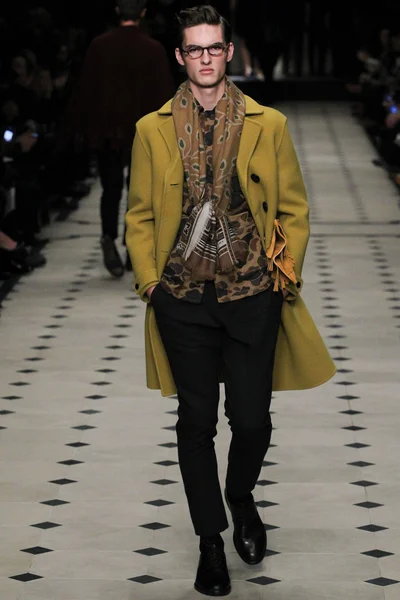 Look 7